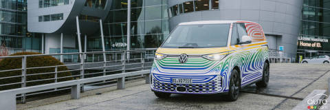 Volkswagen Plans 3 German Plant Closures, Layoffs in the Tens of Thousands