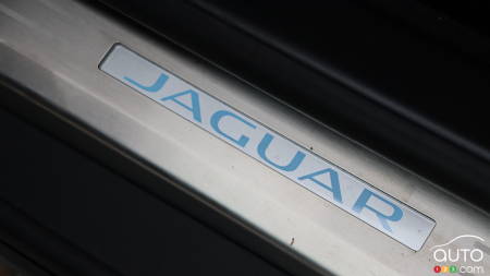 Jaguar to Stop Selling New Cars in the UK