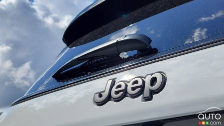 Jeep Confirms Hybrid Replacement for Cherokee, Likely in 2025