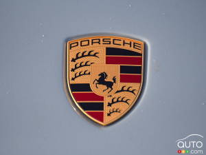 Porsche va poursuivre le développement de moteurs à essence