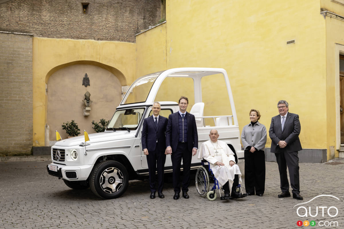 Le nouveau Papemobile électrique de Mercedes-Benz