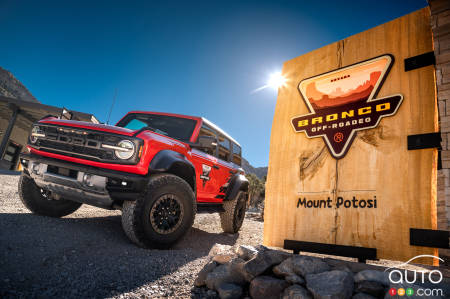 Test Driving the 2025 Ford Bronco in an Off-Roadeo