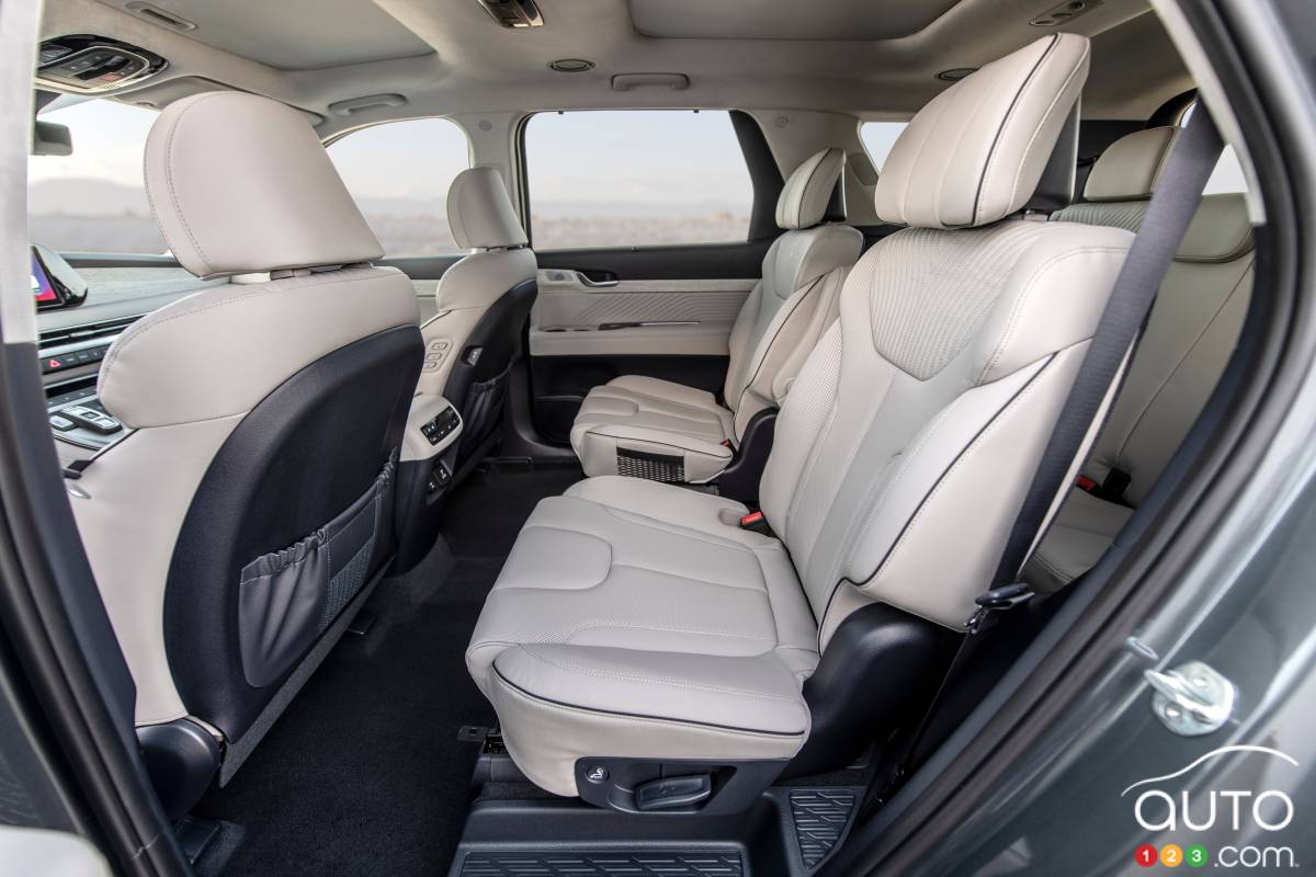 NHTSA Making Rear Seat Belt Warnings Mandatory as of 2027
