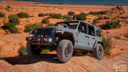 Jeep Brings Back Auto Transmission Option with V6 Wrangler