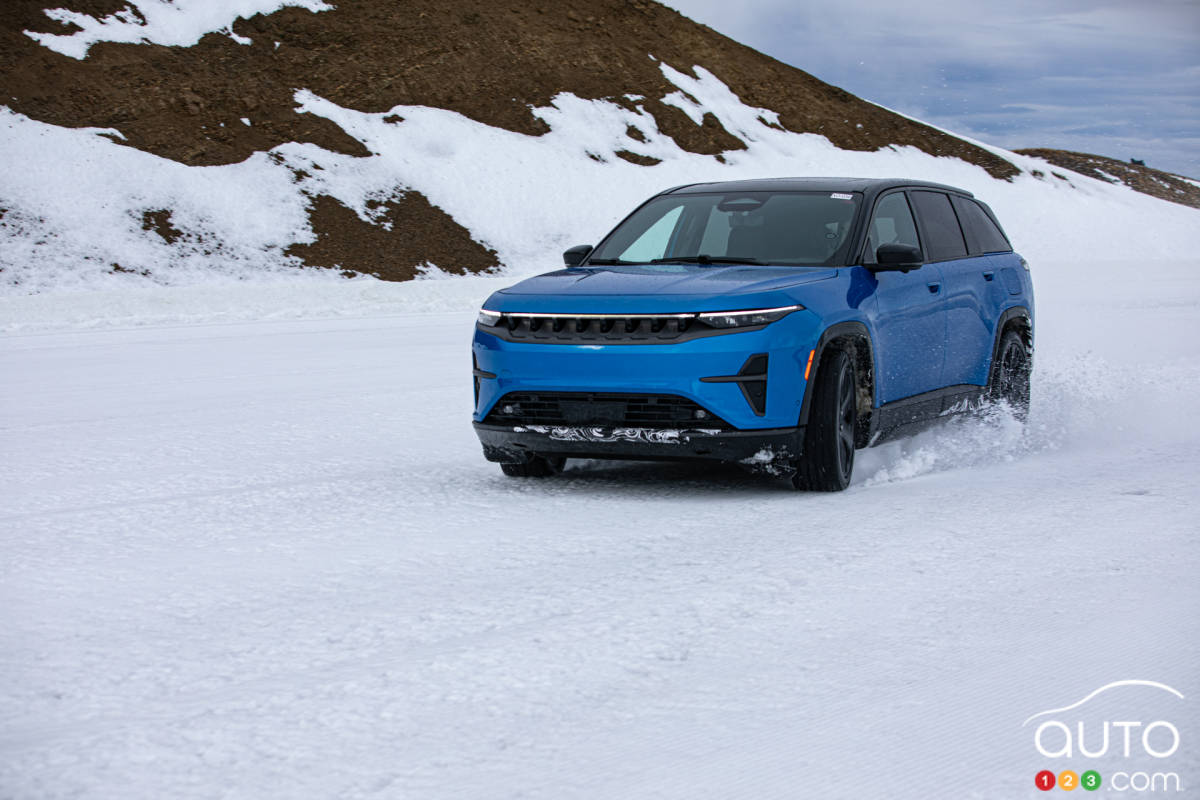 New 2024 Jeep Wagoneer S to Arrive at Dealers in January