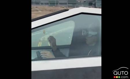 Driver of Tesla Cybertruck Caught on Video with VR Helmet On