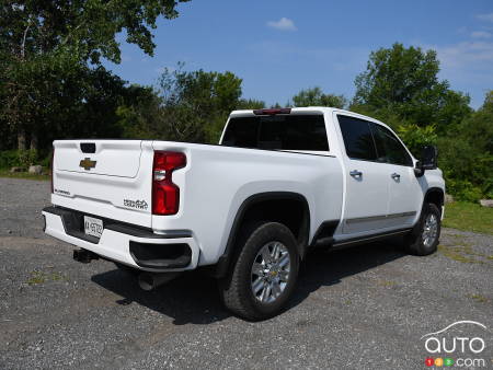 GM Recalls Over 320,000 HD Pickups Over Tailgate Issue