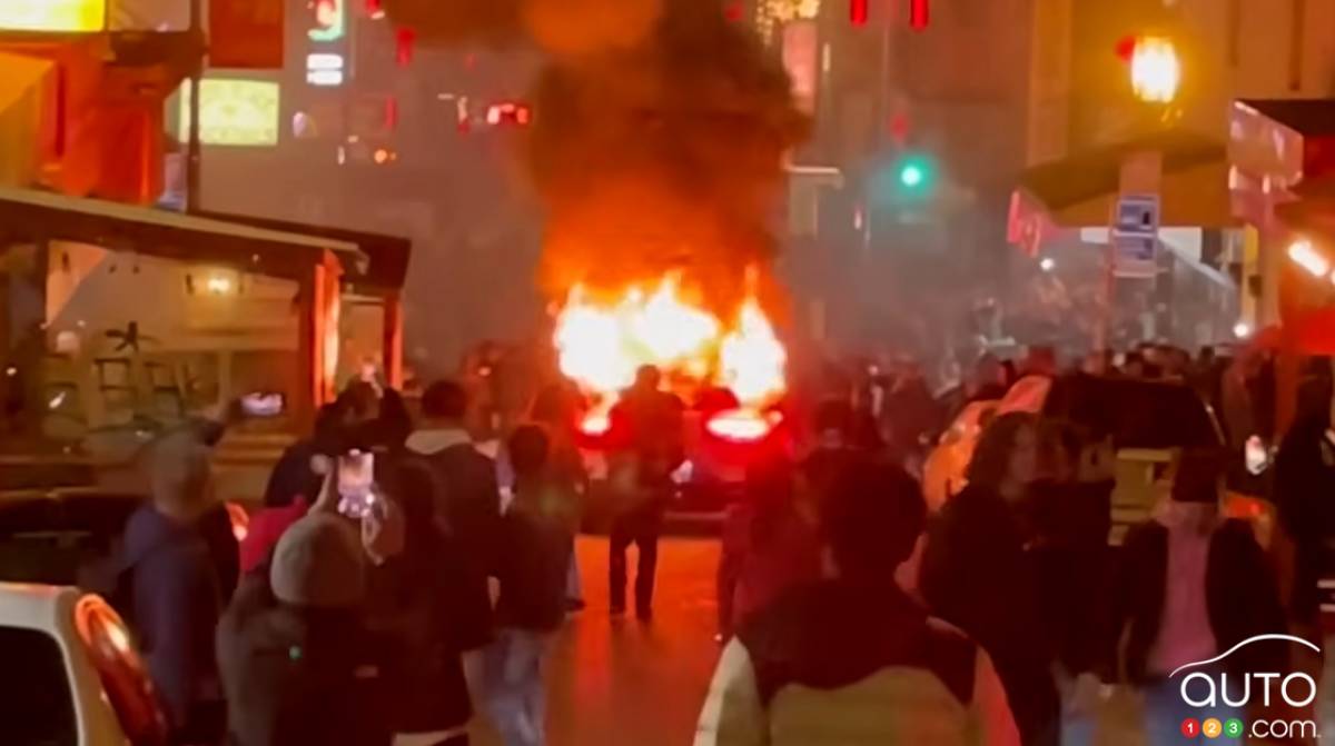 Un véhicule à conduite autonome Waymo incendié à San Francisco