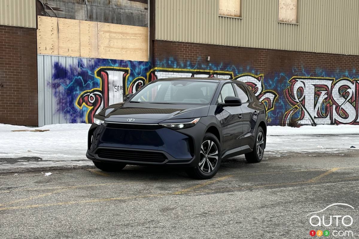 2023-2024 Toyota bZ4X LE FWD: A Rather Convincing Winter Test Drive