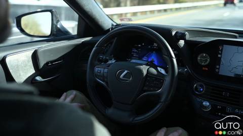 Semi-Autonomous Driving: 13 of 14 Systems Fail New IIHS Test