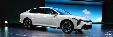 New York 2024: 2025 Kia K4 Compact Sedan Revealed