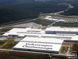 Workers at Volkswagen’s U.S. Factory Vote to Join UAW Union