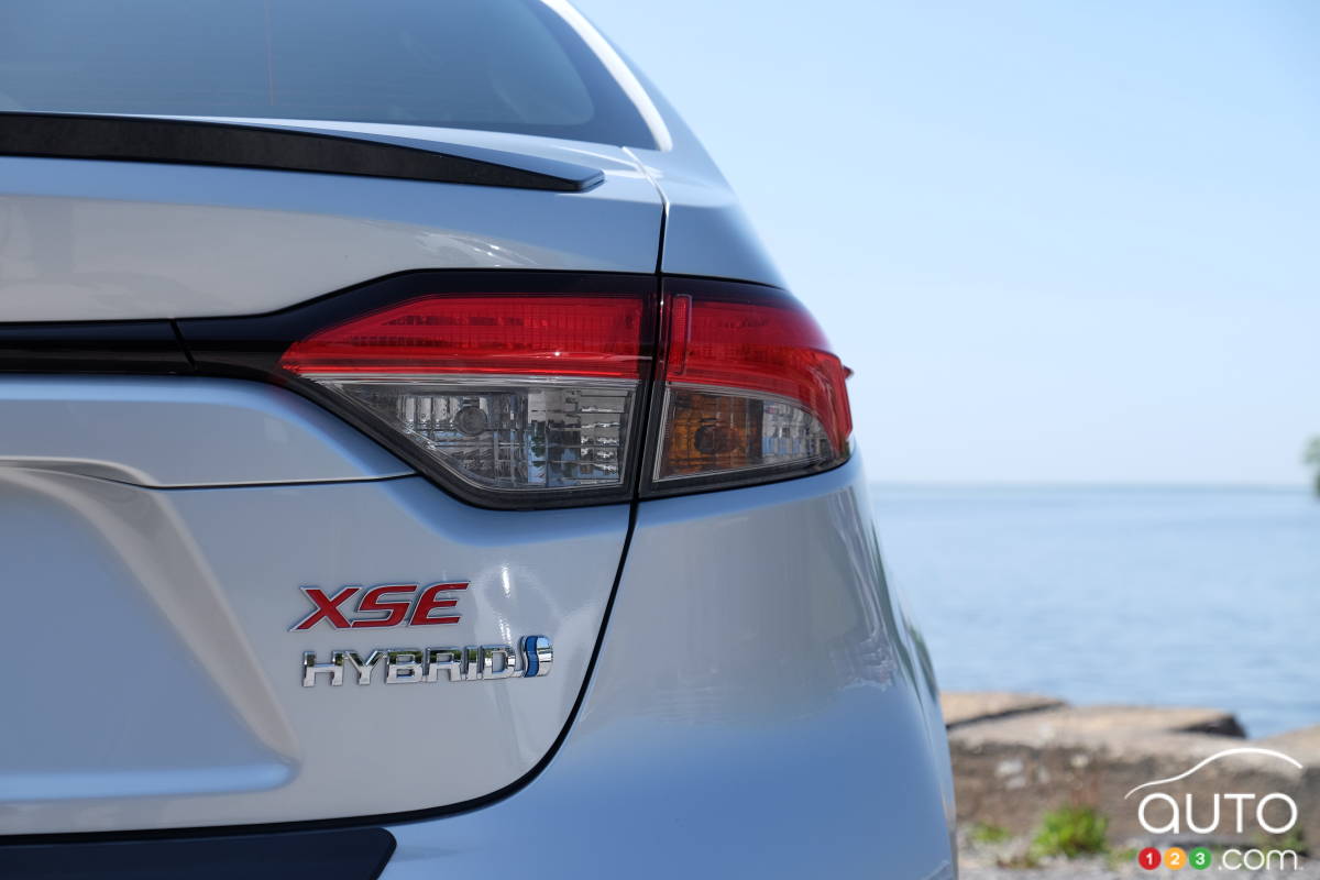 Americans Prefer Hybrids Over EVs, Finds AAA