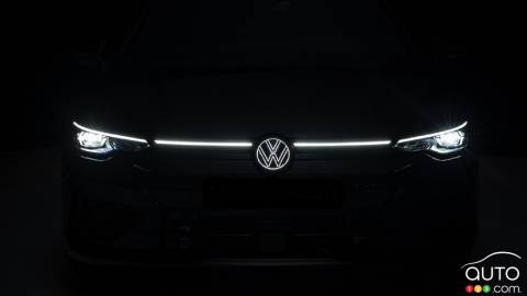 Volkswagen Teases 2025 Golf R Set to Be Unveiled June 26