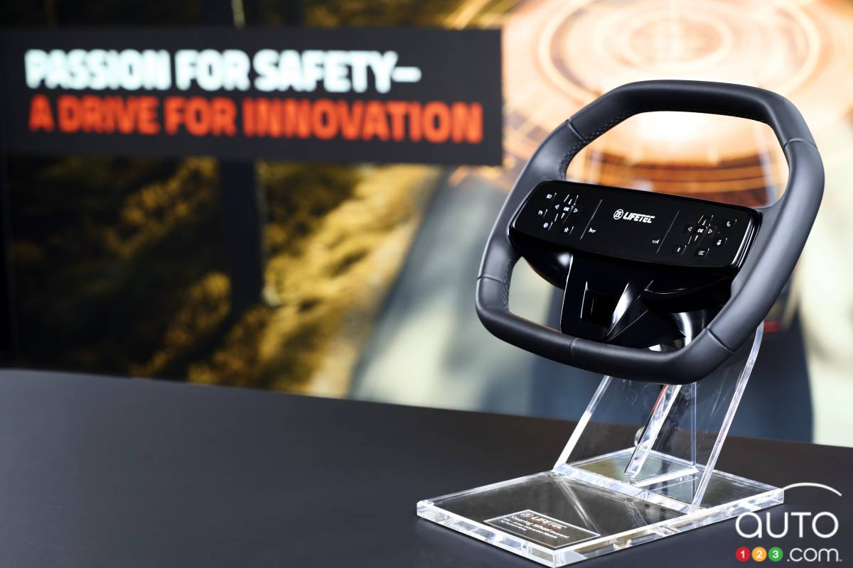 ZF Shows Steering Wheel Fitted With, You Guessed It, a Screen