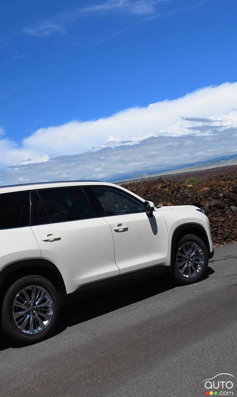 Toyota Recalls Grand Highlander, Lexus TX SUVs Over Airbag Issue