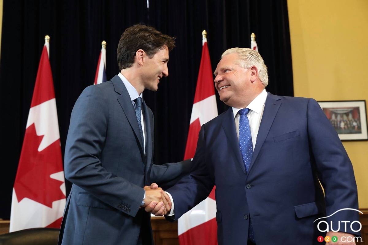 Doug Ford demande à Justin Trudeau des tarifs à 100 % sur les VE chinois