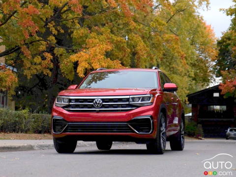 Volkswagen Recalls Over 307,000 Atlas, Atlas Cross SUVs for Airbag Problem