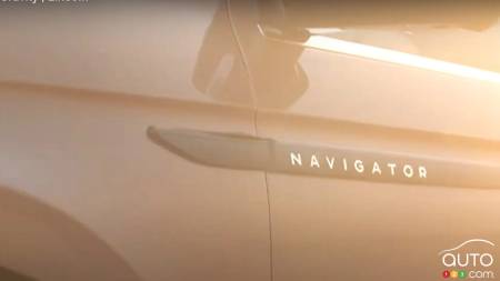 Lincoln Previews 2025 Navigator with Teaser