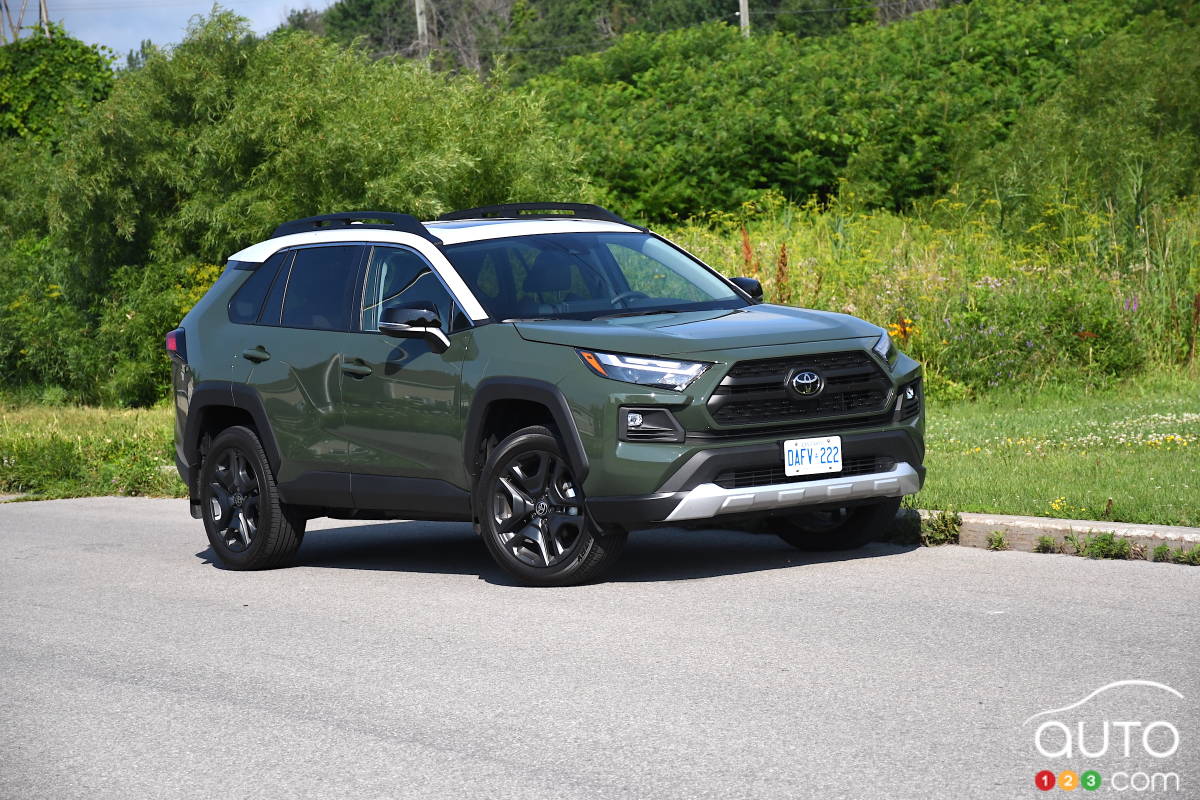 2024 Toyota RAV4 Trail test drive | Car Reviews | Auto123