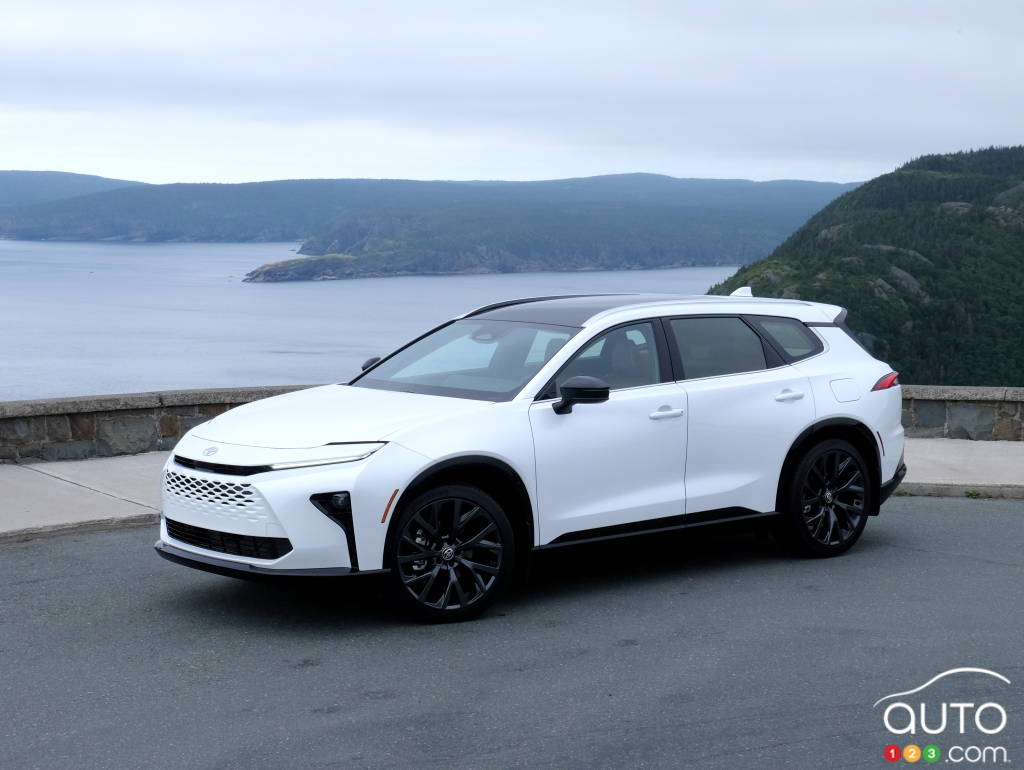 Le Toyota Crown Signia 2025