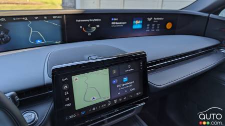 Advanced Technologies Can Aggravate New Car Buyers - J.D. Power Study