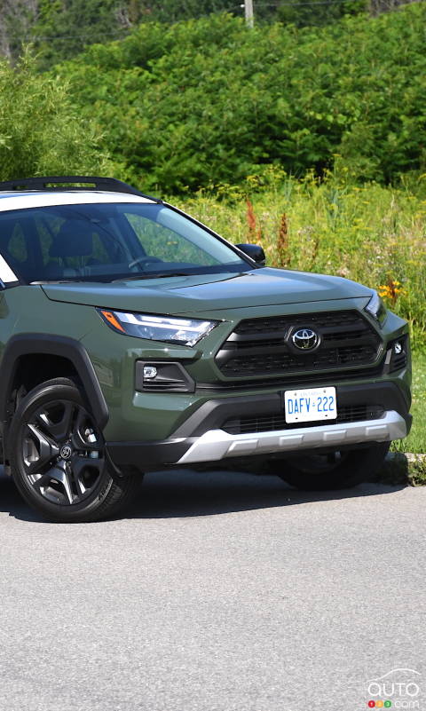 The 10 vehicles with the longest range when the fuel warning light comes on