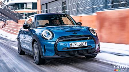 BMW Will Recall 12,535 Mini Cooper SE EVs Over Battery Problem