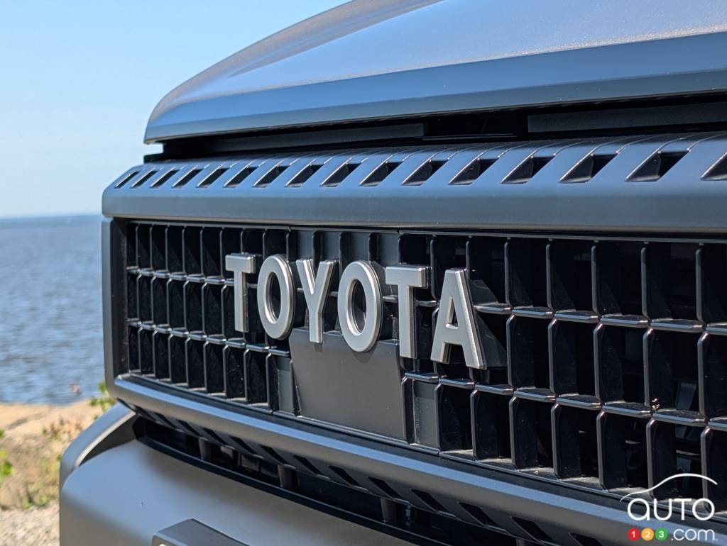 Toyota lettering