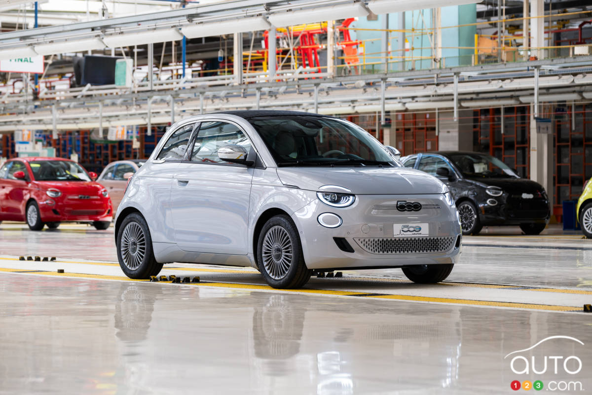 Stellantis Temporarily Suspends Production of the Fiat 500e