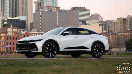 Un peu plus de technologie pour la Toyota Crown en 2025