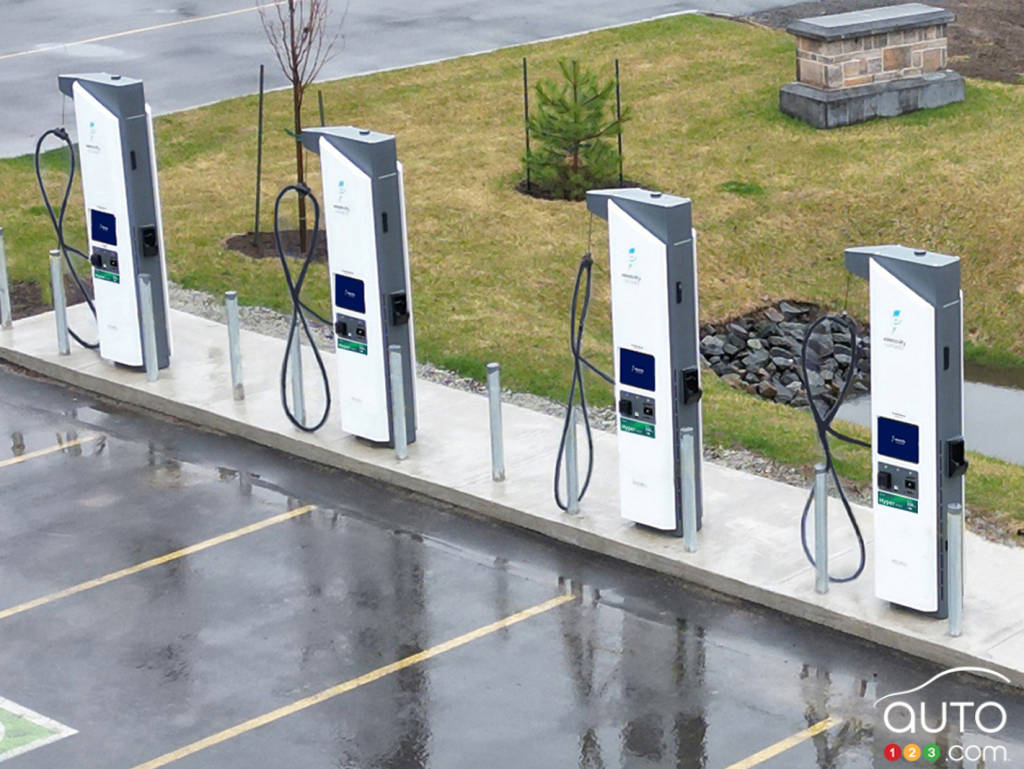 Une station de recharge Electrify Canada