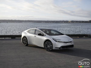 Toyota Prius 2025 : à partir de 38 165 $ au Canada