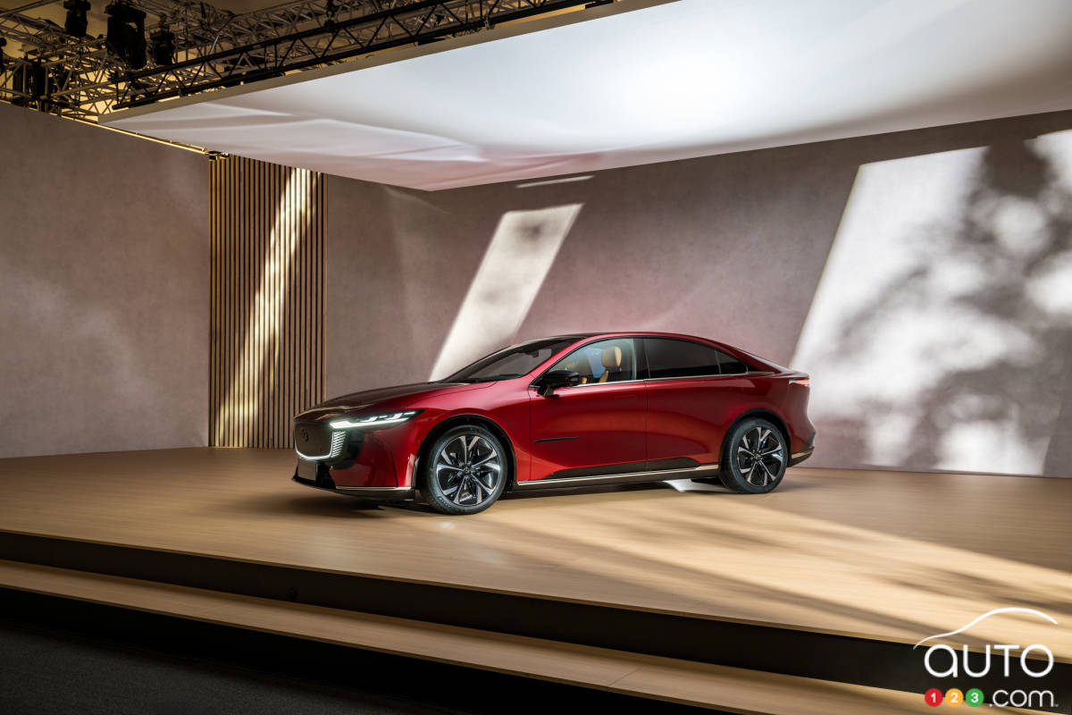 Brussels 2025: Mazda Unveils Mazda6e Electric Sedan, Coming to Europe