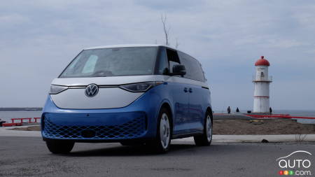 Volkswagen Canada réduit de 21 000 $ le prix de l’ID. Buzz 2025