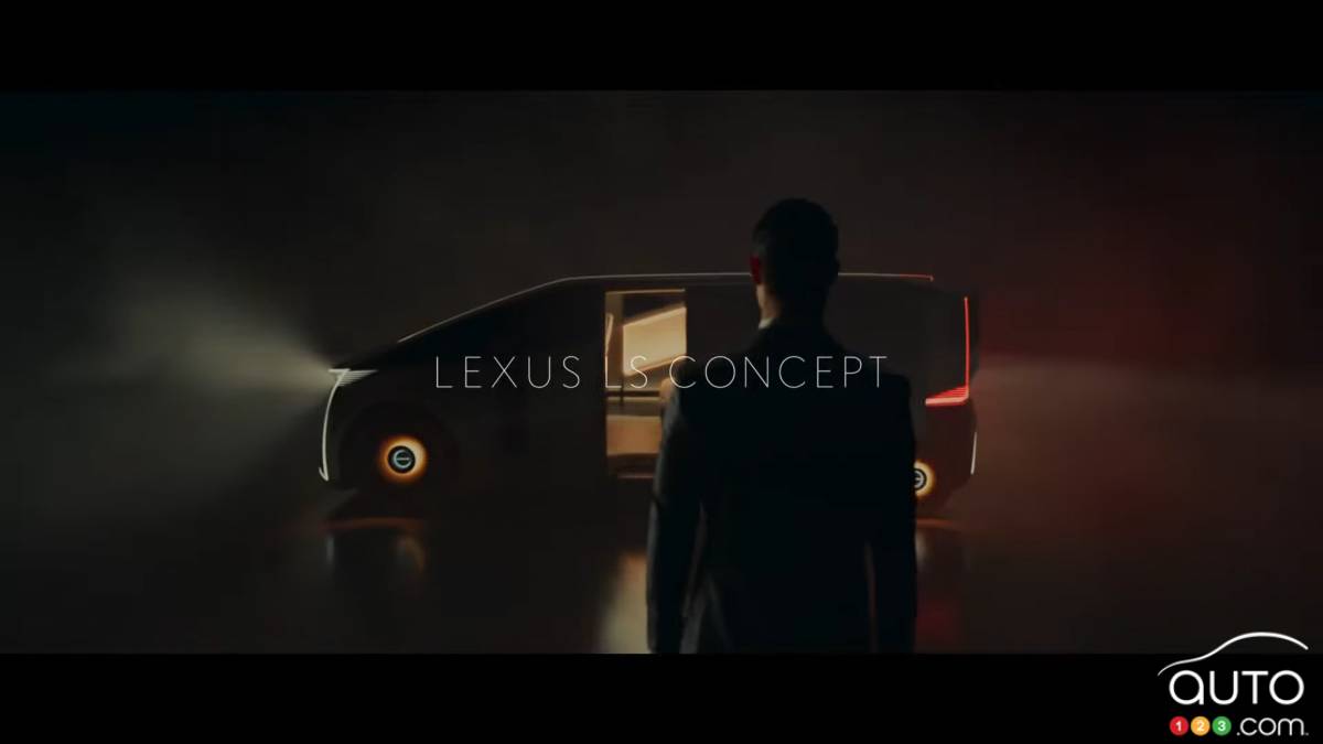 Lexus réinvente la LS en minifourgonnette à 6 roues!