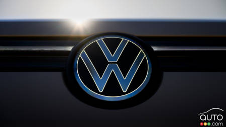 Volkswagen Plans Hybrid Offensive in Canada