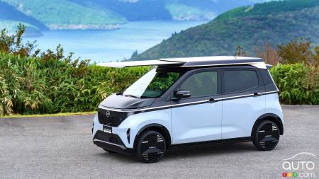 Nissan’s New Roof System Can Recharge an EV Using the Sun