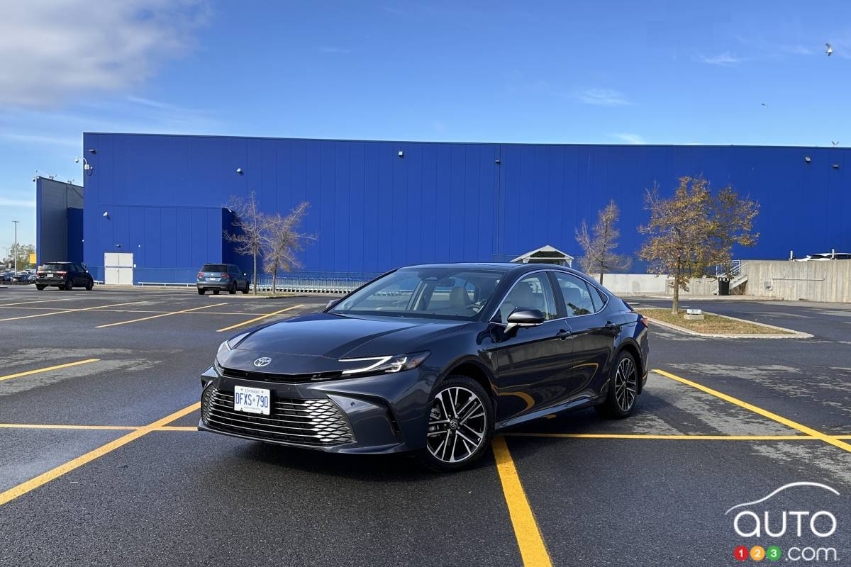 2026 Toyota Camry Review: The Hybrid Sedan in Complete Serenity