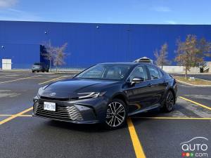 2026 Toyota Camry Review: The Hybrid Sedan in Complete Serenity