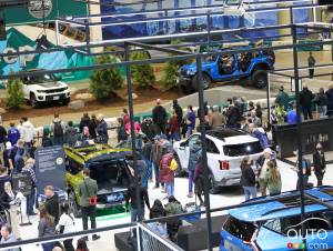 Les Canadiens préfèrent toujours les véhicules à essence, selon les responsables du Salon de l’auto de Toronto