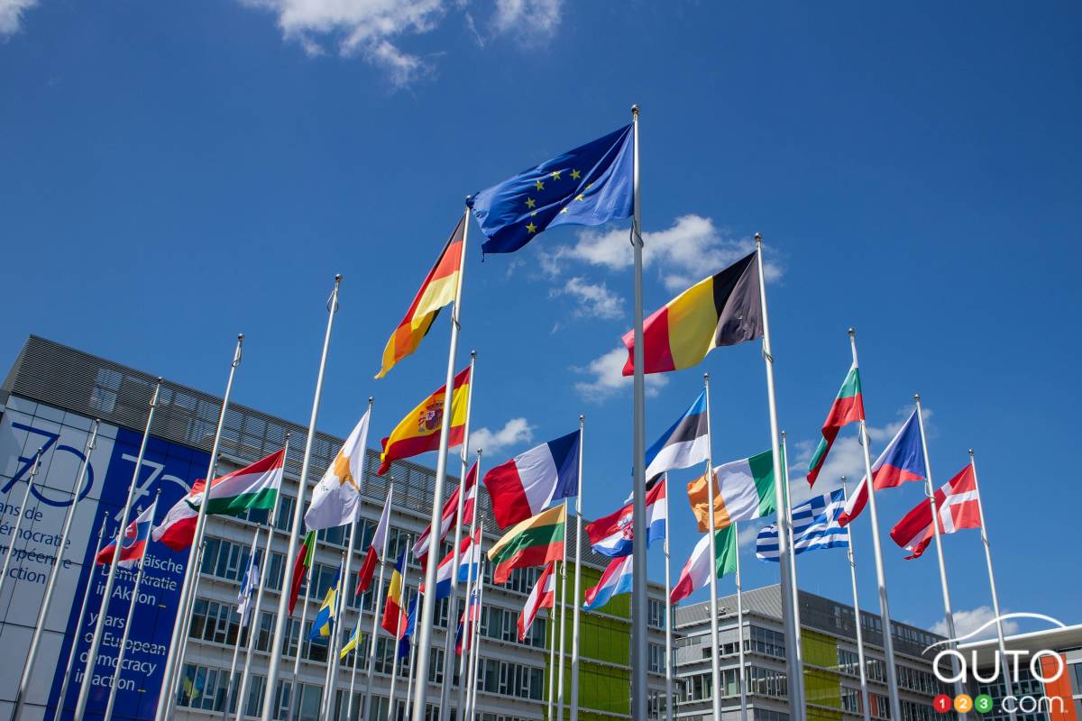 Europe Retreats on 2035 Target for Ban of Gas-, Diesel-Engine Cars