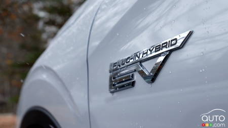 Sales of Hybrids Stay Steady as EV Sales Drop by Half in Canada’s Third Quarter