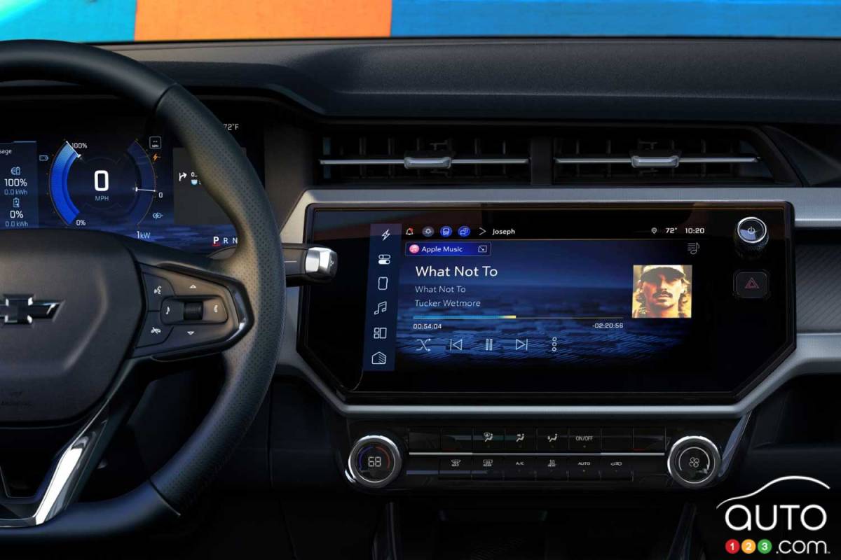 Apple Finds Its Way onto GM Screens… Even Without CarPlay