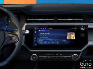 Apple Finds Its Way onto GM Screens… Even Without CarPlay