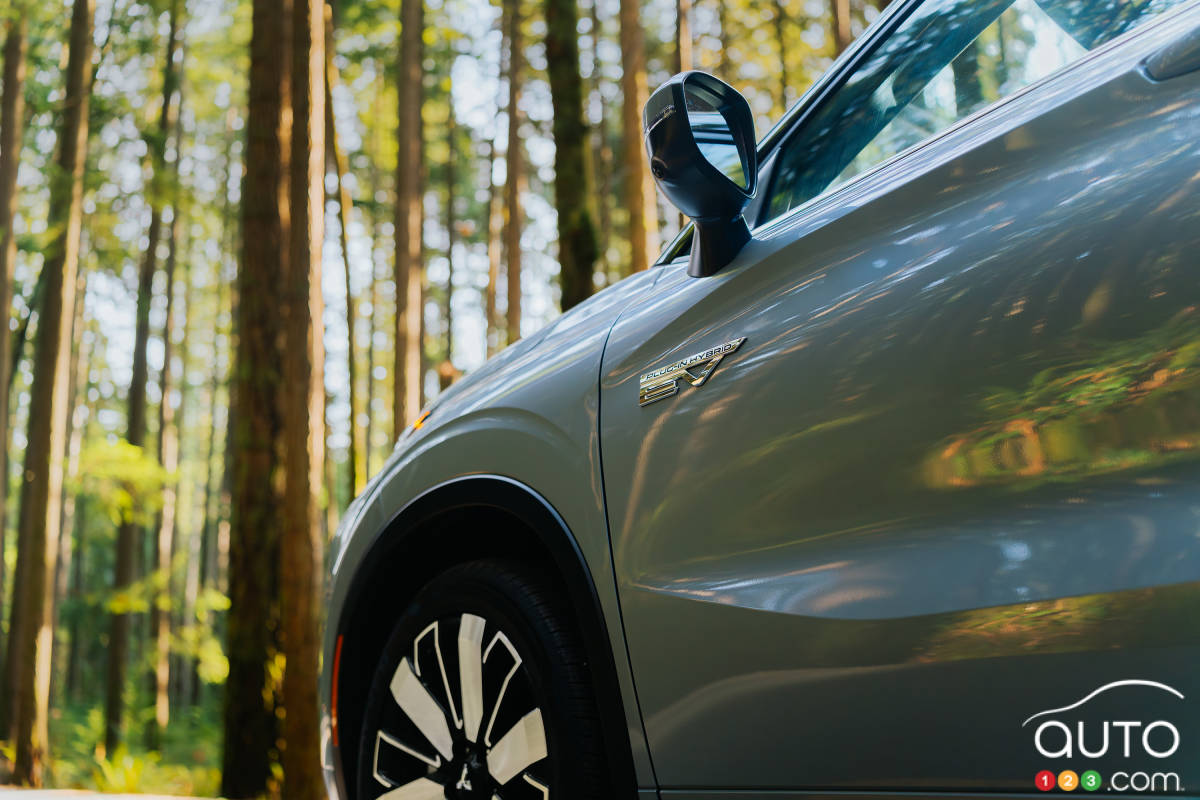 2026 Mitsubishi Outlander PHEV: More Electric Range