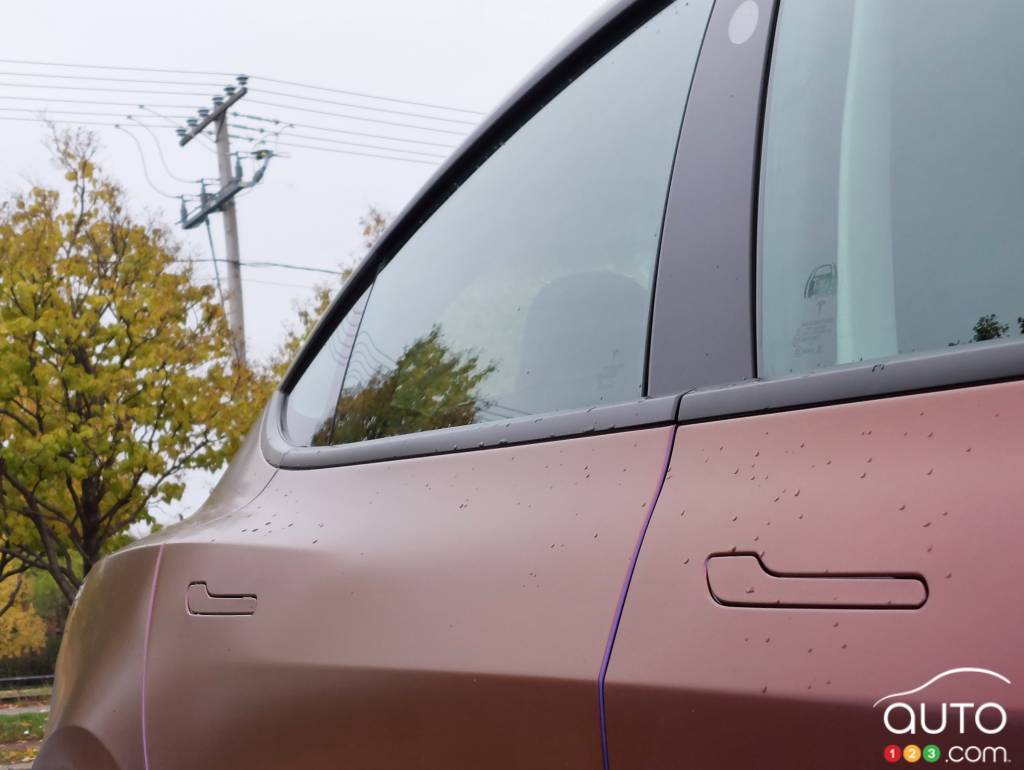 Poignées de porte affleurantes sur la Tesla Model 3