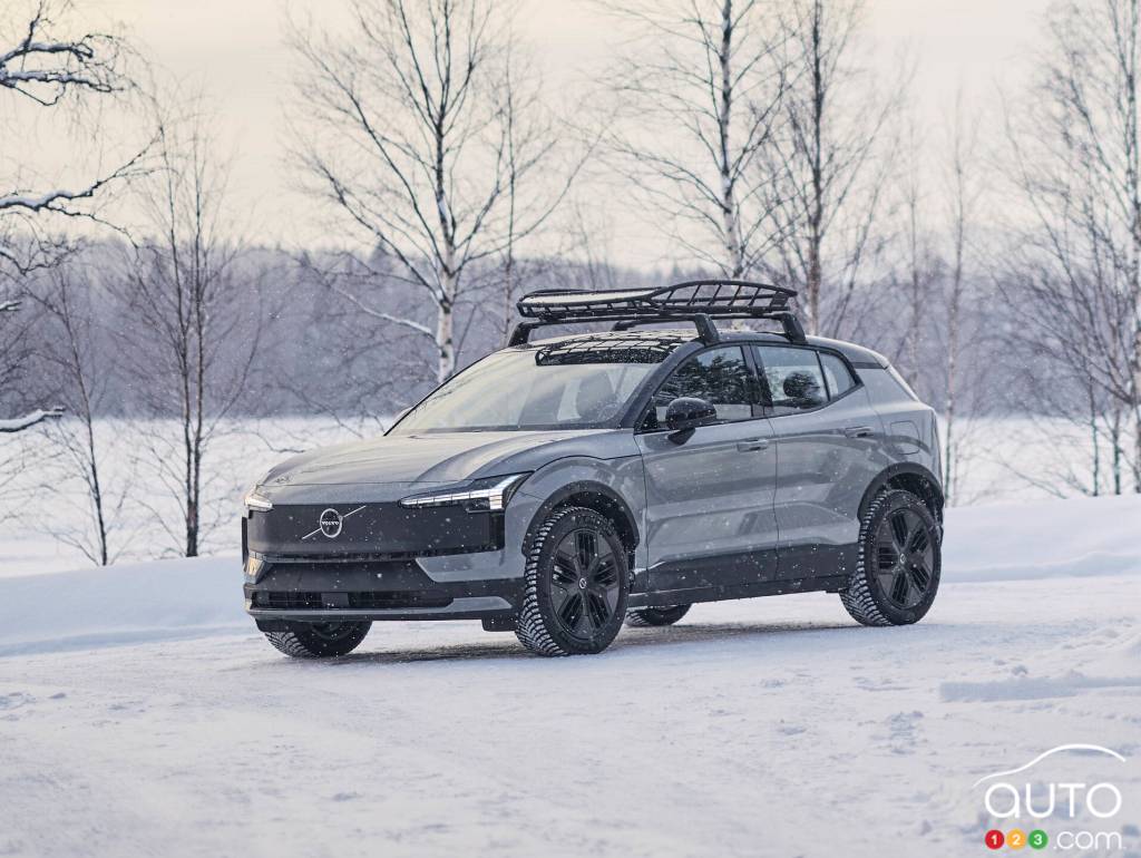 The Volvo EX30 Cross Country