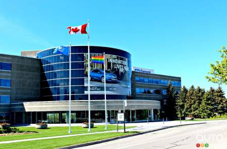 U.S. Threatens 100-Percent Tariffs on Canadian-Made Vehicles