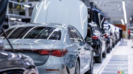 Mercedes-Benz Moves to Restructure Production in Face of Falling Profits